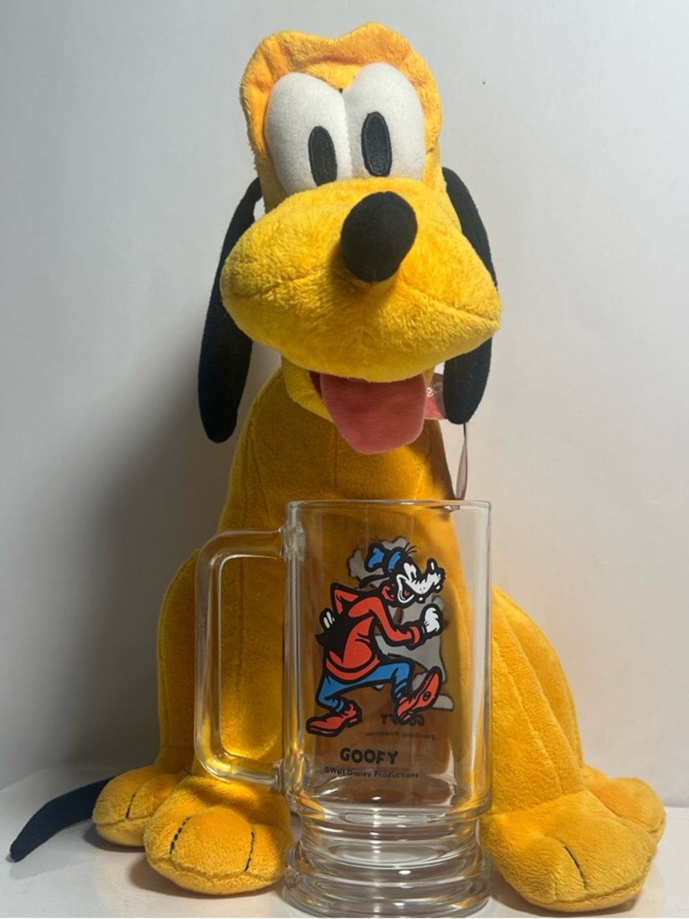 Vintage Disney Goofy Clear Glass Mug & Sitting Pluto Plush Stuffed Toy Lot